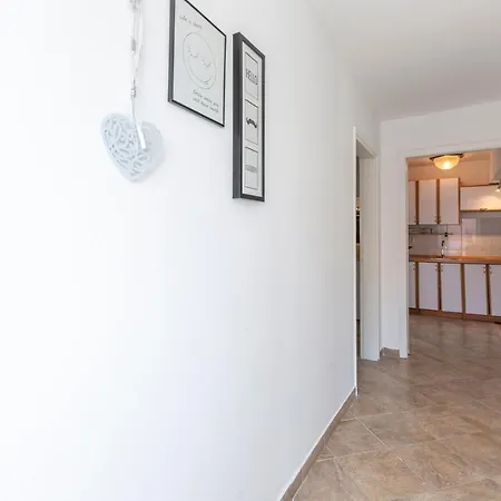 Apartmani Luky Karlobag Exterior photo