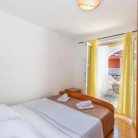 Apartmani Luky Karlobag Exterior photo