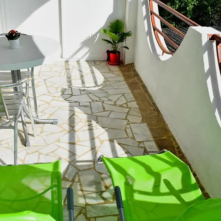 Apartmani Luky Karlobag Exterior photo