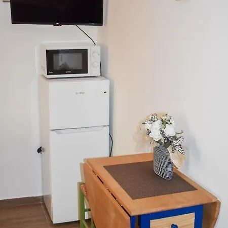 Apartmani Luky Karlobag Exterior photo