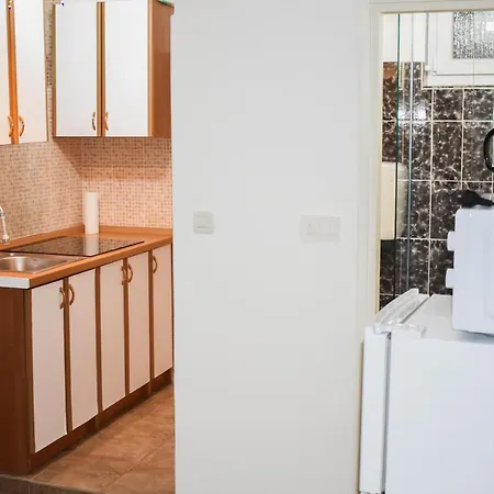 Apartmani Luky Karlobag Exterior photo